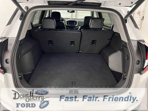 Used 2024 GMC Terrain SLT image 32