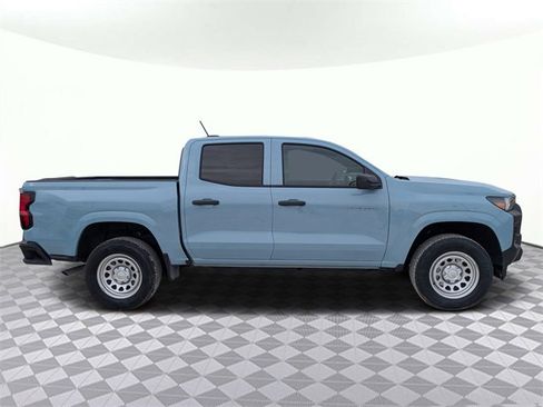 Used 2025 Chevrolet Colorado W/T image 3