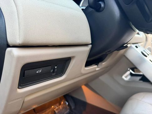 Used 2013 Land Rover Range Rover Evoque Pure Plus w/ Pure Plus Pkg image 11