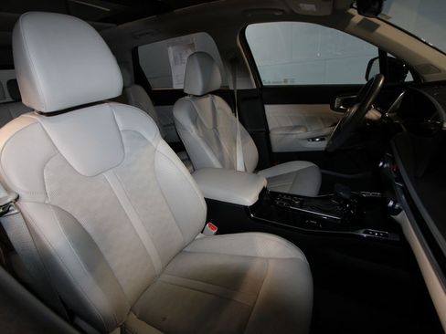 Used 2025 Kia Sorento SX image 24
