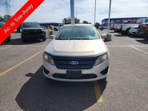 Used 2010 Ford Fusion SE image 2