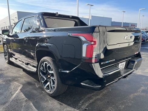 Used 2024 Chevrolet Silverado EV RST image 4