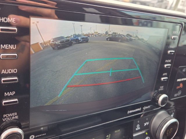Used 2020 Toyota Highlander XLE FWD image 23