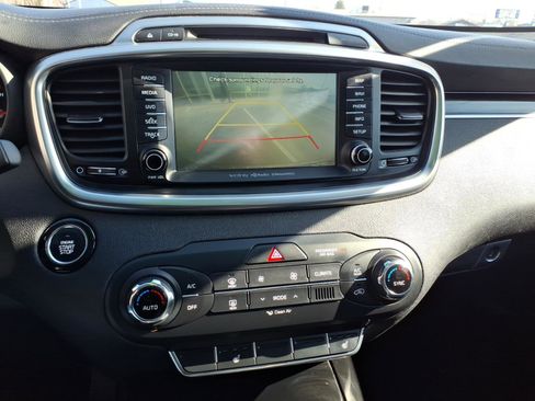Used 2016 Kia Sorento SX image 19