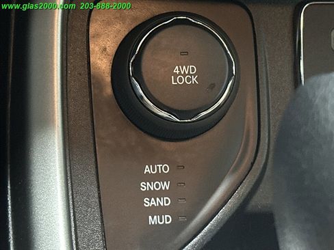 Used 2018 Jeep Compass Sport AWD/4WD image 17