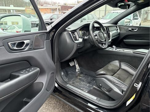 Used 2019 Volvo XC60 T8 R-Design w/ Advanced Package image 14