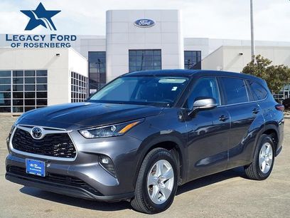 Used 2023 Toyota Highlander LE