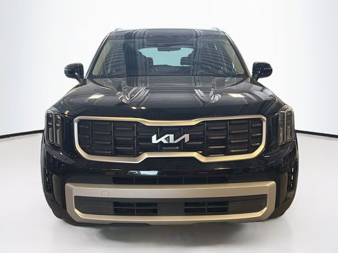 Used 2025 Kia Telluride S image 2