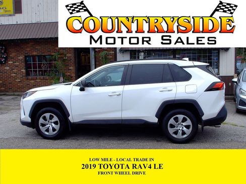 Used 2019 Toyota RAV4 LE w/ Carpet Mat Package FWD image 1