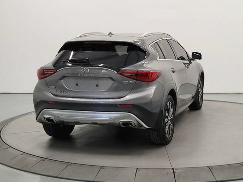 Used 2017 INFINITI QX30 Premium w/ Navigation Package AWD/4WD image 7