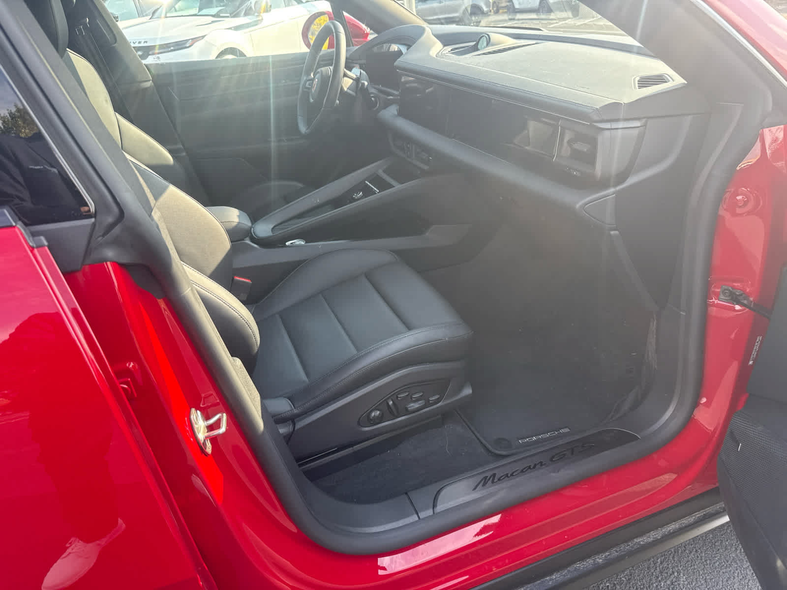 Used 2026 Porsche Macan GTS Electric AWD/4WD image 9