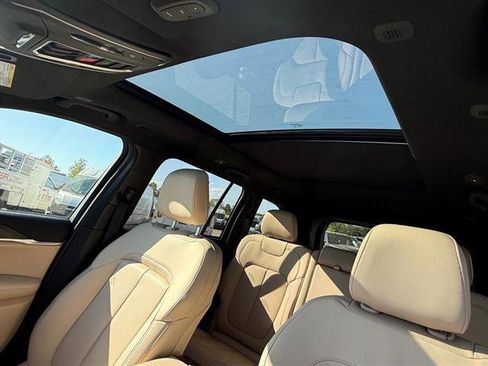 New 2026 Jeep Grand Cherokee Limited w/ Luxury Tech Group II RWD image 7