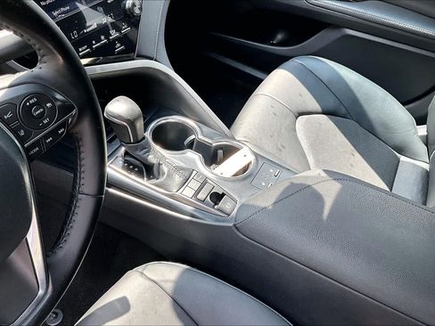 Used 2019 Toyota Camry XSE FWD image 16