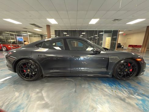 Used 2022 Porsche Taycan GTS image 8