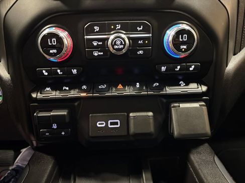 Used 2019 GMC Sierra 1500 Denali w/ Technology Package AWD/4WD image 21