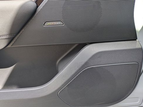 New 2026 Land Rover Range Rover Velar Dynamic SE image 14