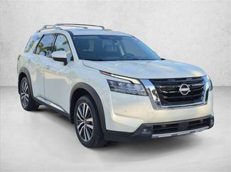 Used 2022 Nissan Pathfinder Platinum w/ Cargo Package FWD video 3