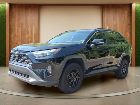 Used 2023 Toyota RAV4 XLE w/ Convenience Package FWD image 25