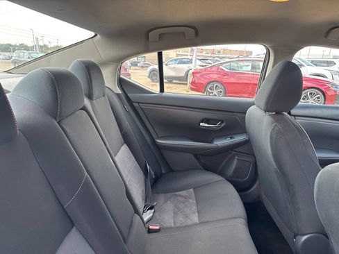 Certified 2025 Nissan Sentra SR FWD image 33