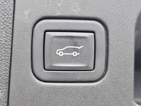 Used 2023 Cadillac XT4 Premium Luxury FWD image 14