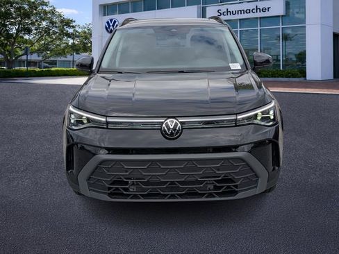 New 2026 Volkswagen Taos SE FWD image 2
