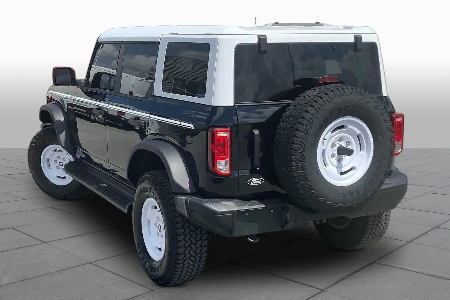 Certified 2026 Ford Bronco Heritage Edition AWD/4WD image 11