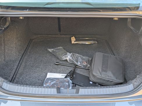 Used 2024 Volkswagen Jetta SE w/ Panoramic Sunroof Package image 19