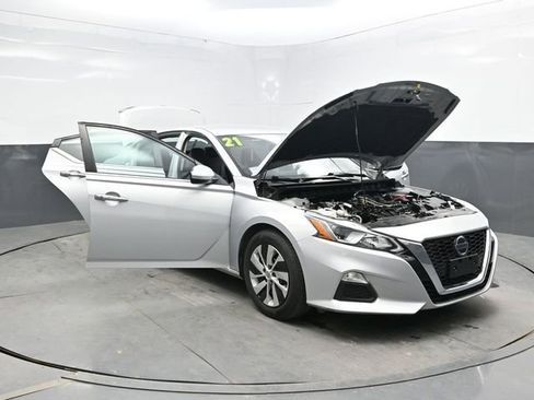Used 2021 Nissan Altima 2.5 S FWD image 41