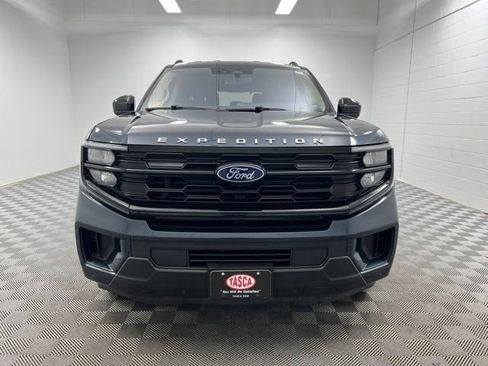 Used 2025 Ford Expedition Active AWD/4WD image 3