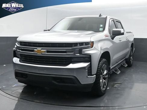 Used 2020 Chevrolet Silverado 1500 LT w/ Texas Edition AWD/4WD image 3
