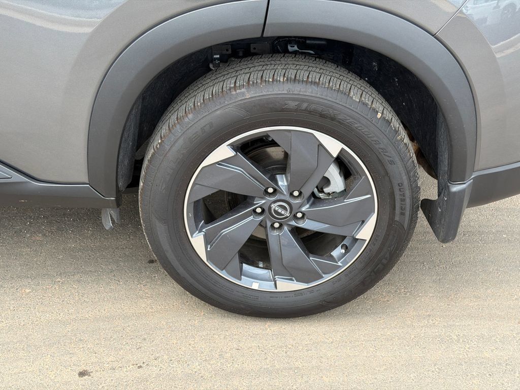 Used 2026 Nissan Rogue SV FWD image 19