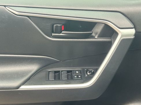 Used 2023 Toyota RAV4 LE image 31