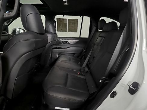 Used 2022 Lexus LX 600 F Sport image 11
