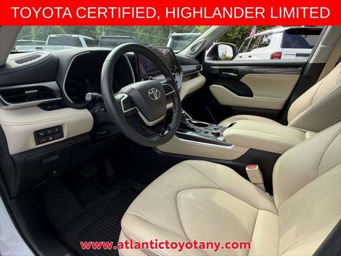 Certified 2024 Toyota Highlander Limited AWD/4WD image 13