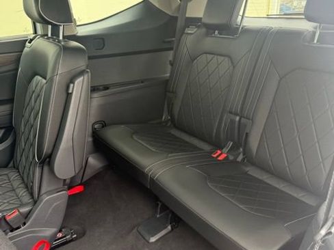Used 2024 Volkswagen Atlas SEL Premium R-Line AWD/4WD image 23