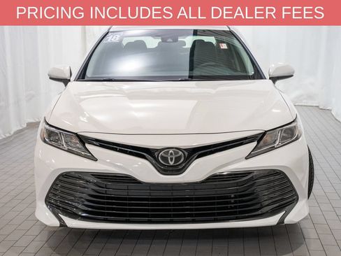 Used 2018 Toyota Camry FWD image 2