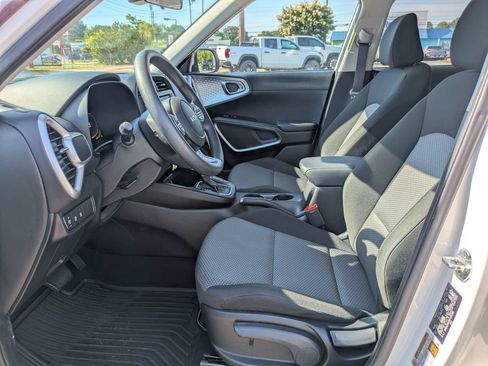 Used 2024 Kia Soul LX w/ Option Group 015 FWD image 20