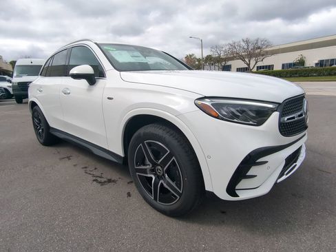 Used 2025 Mercedes-Benz GLC 350e 4MATIC image 1