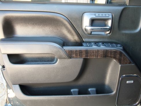 Used 2016 GMC Sierra 2500 Denali w/ Duramax Plus Package image 19