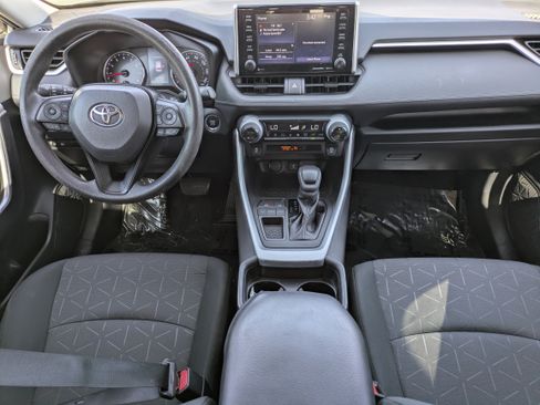 Used 2021 Toyota RAV4 XLE w/ Convenience Package FWD image 14