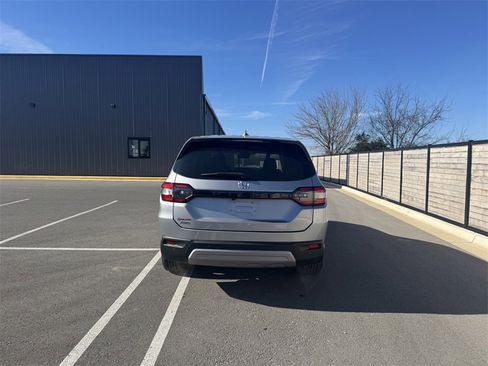 Used 2025 Honda Pilot EX-L image 4