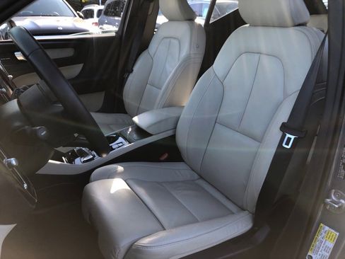 Used 2023 Volvo XC40 B5 Ultimate w/ Protection Package Premier image 33