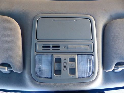 Used 2016 Honda Odyssey EX-L image 41