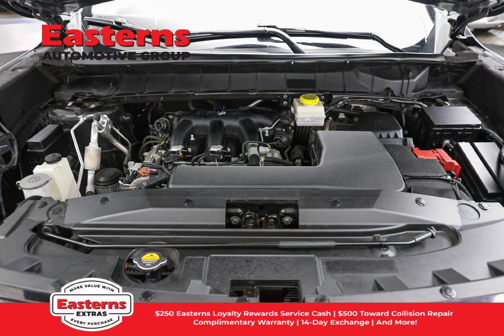 Used 2023 Nissan Pathfinder SV w/ SV Premium Package AWD/4WD image 8