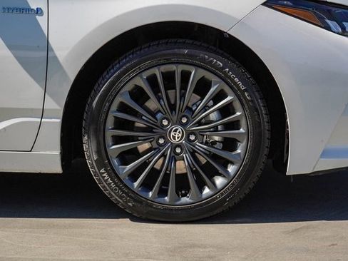 Used 2021 Toyota Avalon XSE image 10