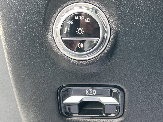 Used 2023 Mercedes-Benz C 43 AMG 4MATIC Sedan image 22
