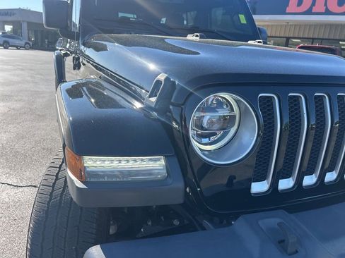 Used 2018 Jeep Wrangler Unlimited Sahara AWD/4WD image 28