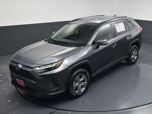 Used 2025 Toyota RAV4 XLE image 15