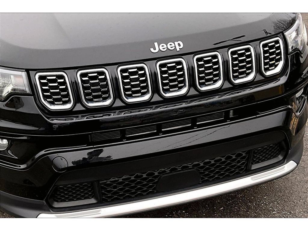 Used 2024 Jeep Compass Limited AWD/4WD image 34