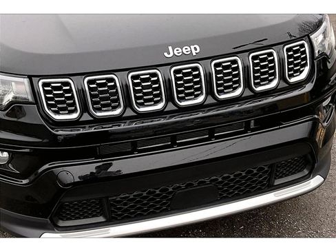 Used 2024 Jeep Compass Limited AWD/4WD image 34